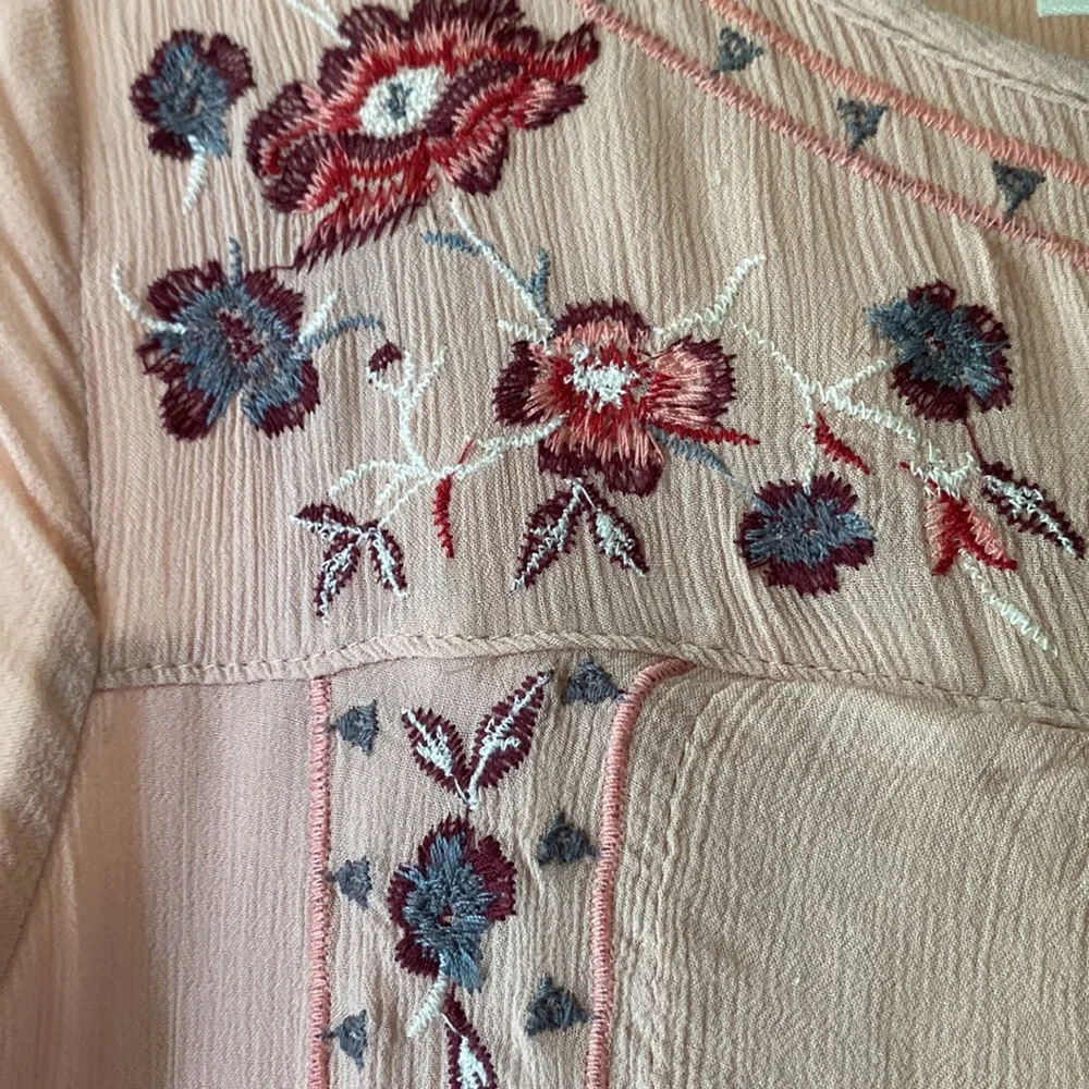 Short sleeved dress with floral embroidery from Knox Rose - Picture 5 of 5